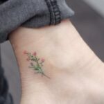 15 encantadores micro-tatuajes que a tu mamá ni siquiera le importará