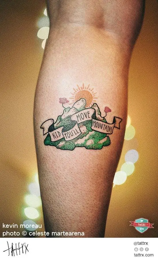 ¡Sí, muévelos!  Tatuaje de montaña motivacional de Kevin Moreau.  #bjerglandskab #motivating #KevinMoreau