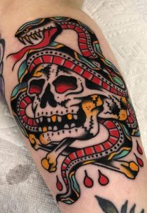 Tatuaje de calavera tradicional