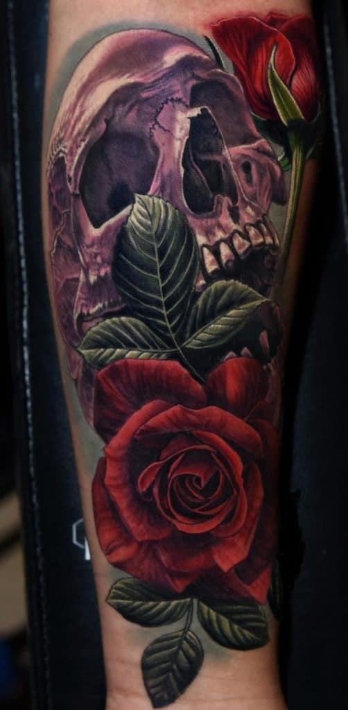 Tatuaje de calavera y rosa Underearm
