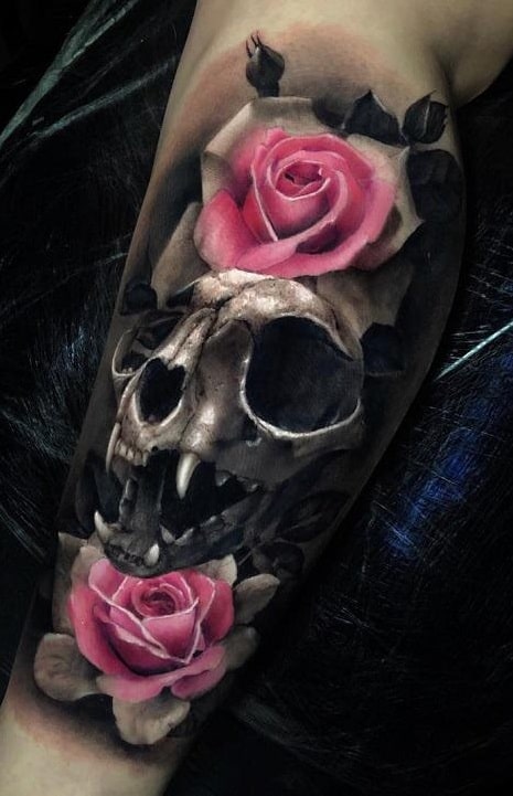 Tatuaje de calavera y rosa