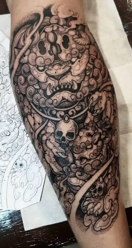 Tatuaje de Foo Dog en la pierna