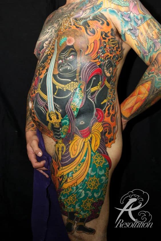 Gran tatuaje de Fudo Myoo en las costillas