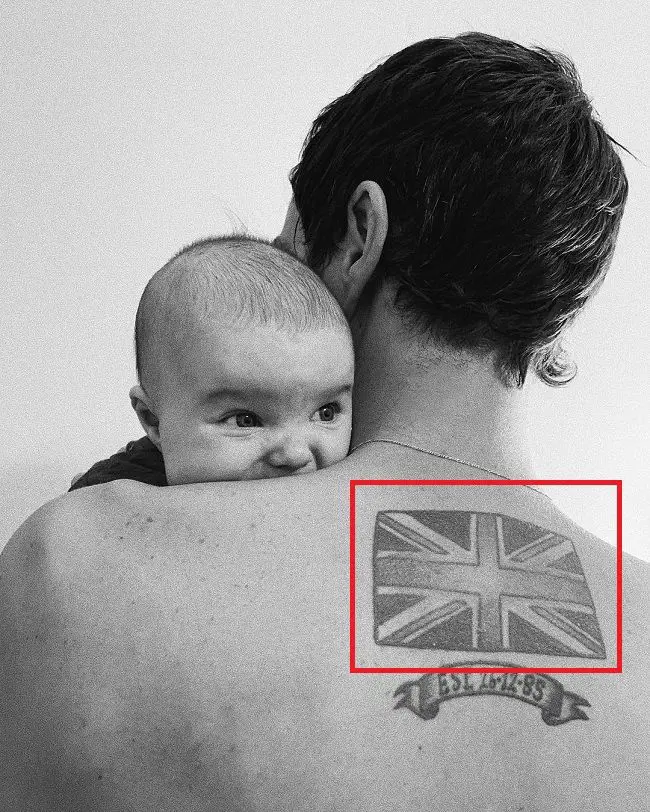 Josh Beech - Tatuaje de la bandera del Reino Unido
