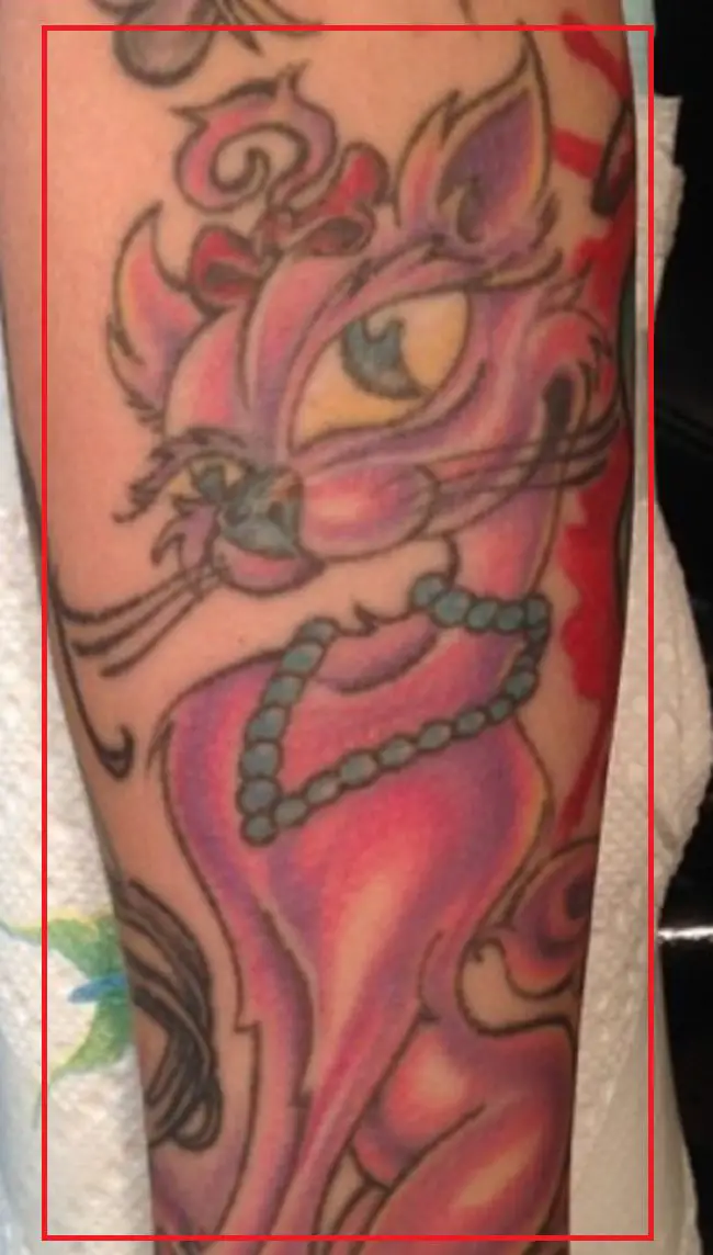 Megan-Tatuaje de un gatito rosa