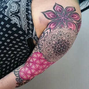 Geometric Tattoo by Deryn Stephenson #mandala #mandalas #geometric #dotwork #geometricdotwork #dotworktattoos #bestdotworktattoos #geometricartists #dotworkartists #contemporary #contemporary tattoos #DerynTwelve #DerynStephenson
