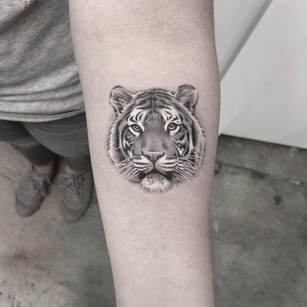 Lazer Liz Tatuaje De Tigre