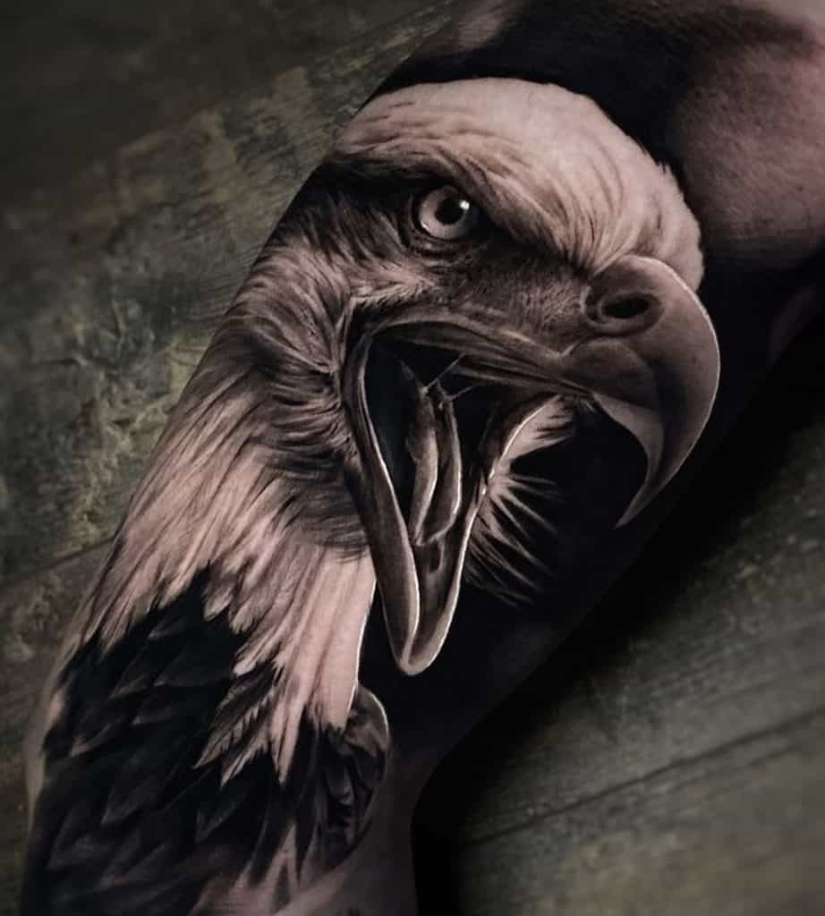 Tatuaje Realista De Águila Calva
