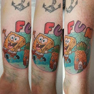 El tatuaje de Bob Esponja SquarePant de Nicole Cairns.  #NicoleCairns #spongebob #spongebobsquarepants #cartoon #nickelodeon #tvshow