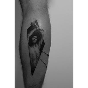 Tatuaje de puntillismo de Pawel Indulski.  #PawelIndulski #puntillismo #trabajo de puntos #geométrico #espacio negativo #fineart