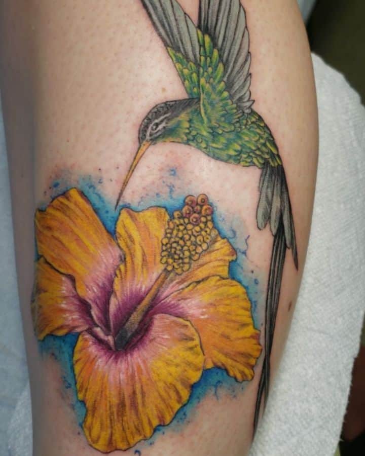 Tatuaje de la flor de hibisco 2