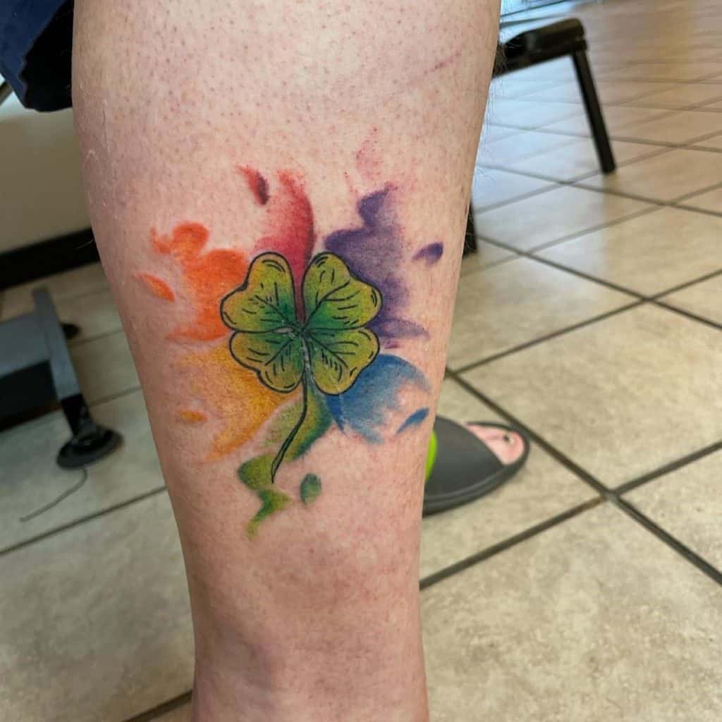 Tatuaje de arco iris inspirado en las piernas, amuleto de la suerte