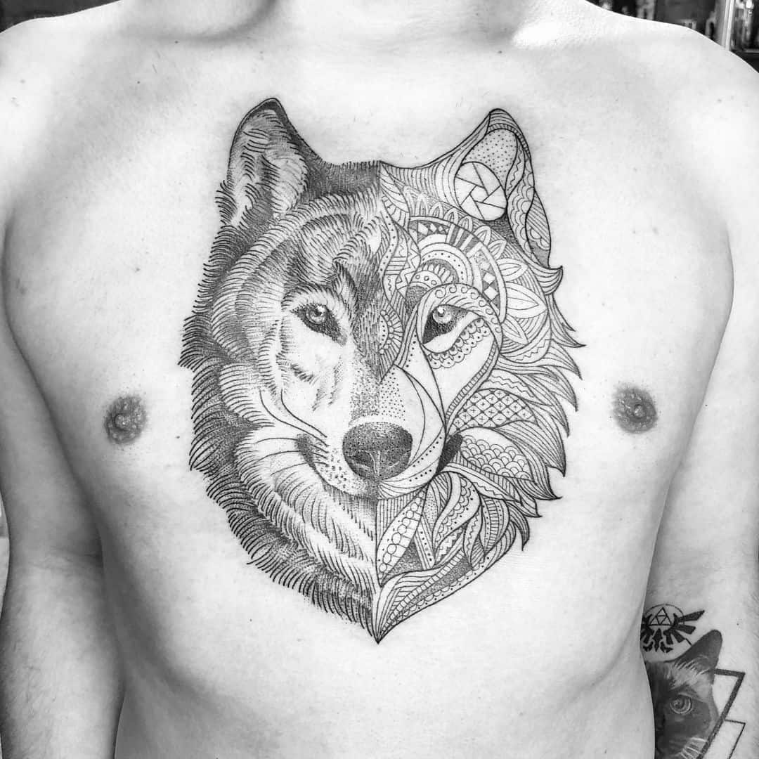 Tatuaje de esternón de lobo 1