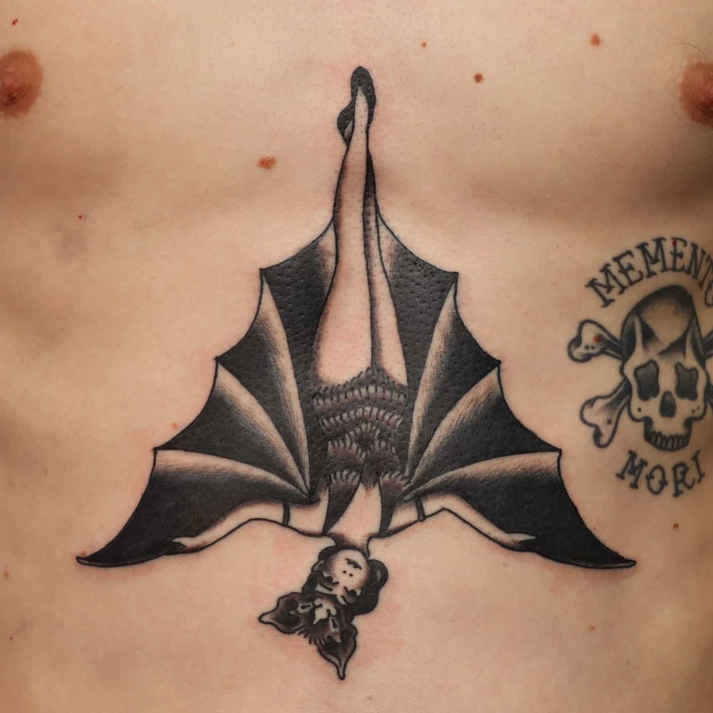 Tatuaje del esternón del murciélago 2
