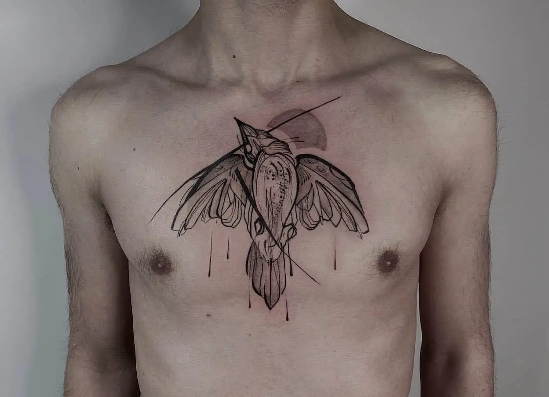 Tatuaje de hueso de pájaro en el pecho 1