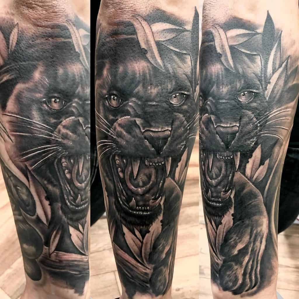 Manga de tatuaje de pantera 1