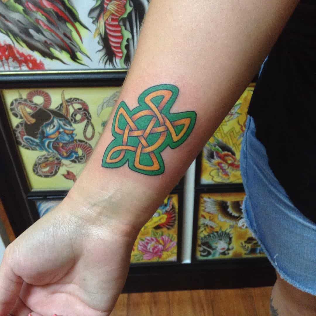 Tatuajes de tortugas de inspiración celta 2