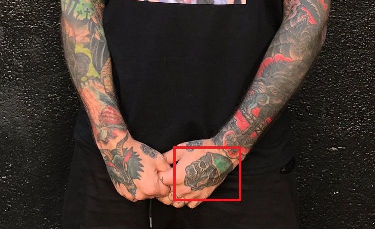 Adam22-tatuaje-mano izquierda