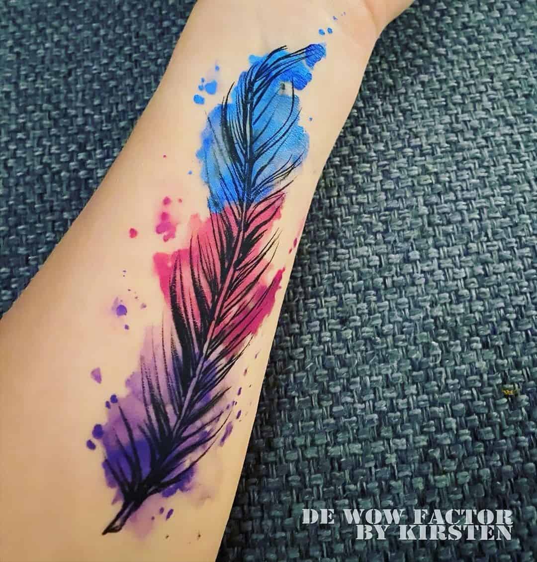 Tatuaje de plumas en acuarela 1