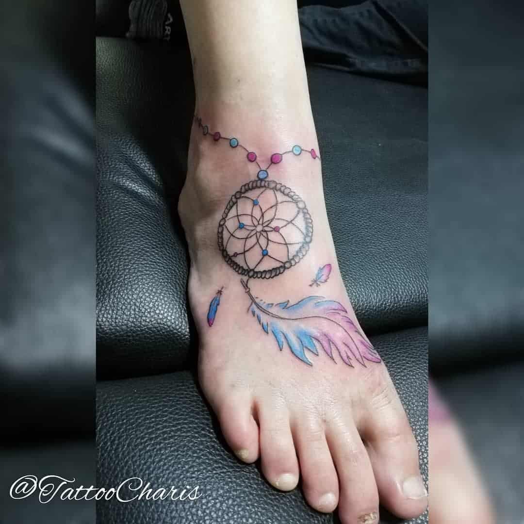 Tatuaje de pluma atrapasueños 2