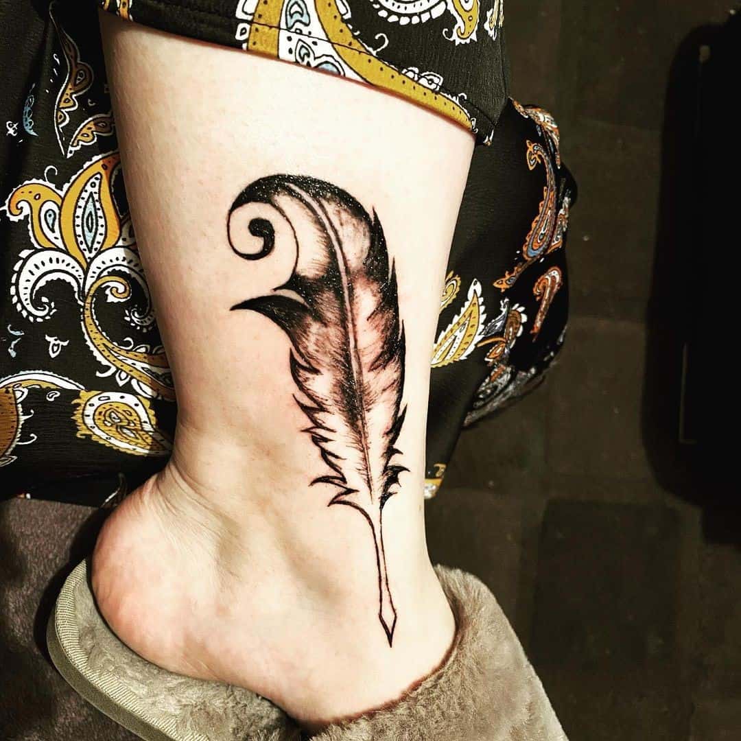 Tatuaje de pluma 2