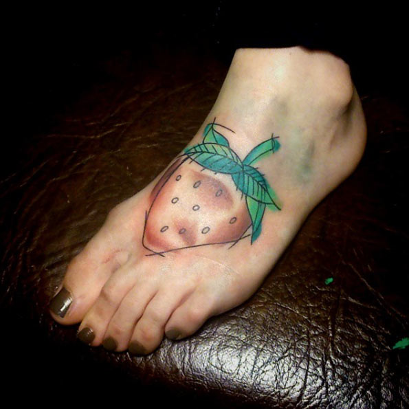 Bocetos coloridos del tatuaje de la fresa