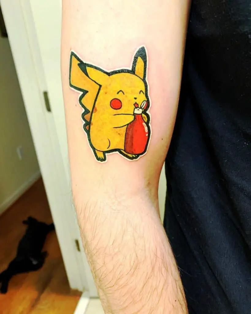 Divertido y artístico tatuaje de Pikachu 