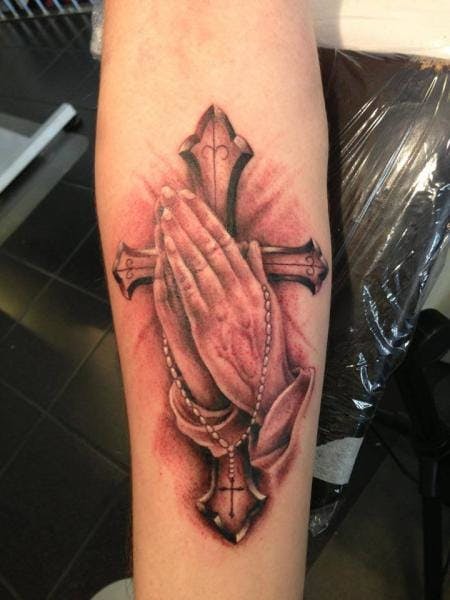 Tatuaje Religioso Manos Orando Tatuaje Pistolero # Tatuaje Mano Orando # Manos Orando # Religioso