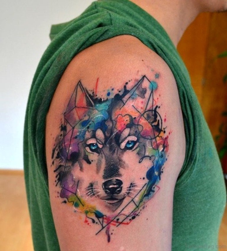 tatuaje de lobo acuarela