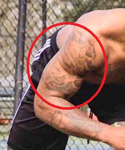 Chris escribe sobre tatuajes de bíceps