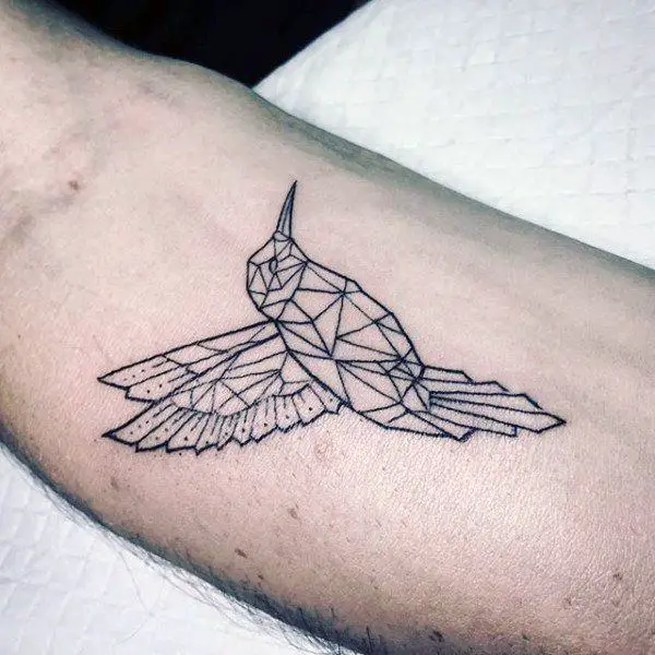Tatuaje de colibrí dimensional