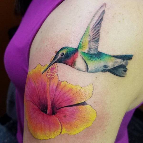 tatuaje de colibrí