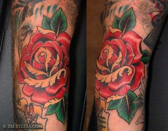 Jim Sylvia hizo este increíble tatuaje #codo #elbowtattoo #rose #rosetattoo #JimSylvia