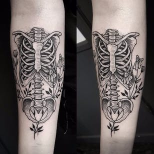 Hermoso tatuaje de esqueleto de Cutty Bage #CuttyBage #sketch #sketchstyle #blackwork # skeleton