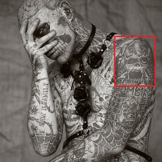 Rick Genest - Un zombi de un solo ojo con un tatuaje de tibias cruzadas