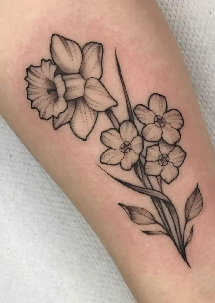 Tatuaje de narciso negro y gris