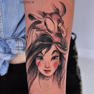 Tatuaje de Mulan de Camila Deduch.  #CamilaDeduch #mulan #disney #disneyprincess #chino #sketch #waltdisney