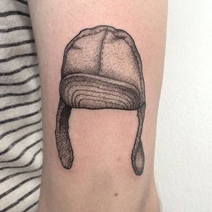 Tatuaje de puntillismo de Anna Neudecker.  # puntillismo #dotwork #AnnaNeudecker # sombreros