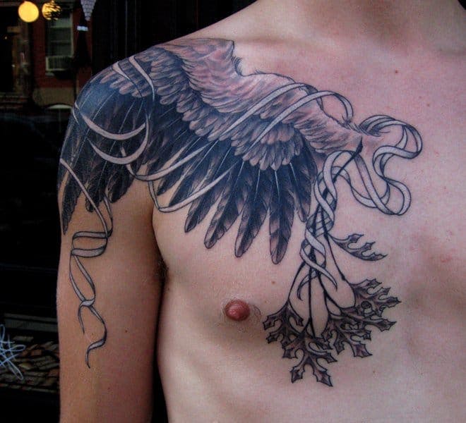 Una increíble pieza de hombro de plumas del artista del tatuaje de Scott Campbell #feather #scott campbell