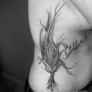 Tatuaje de maíz Blackwork por @katakankabin.  #sortarbejde #dotwork #maíz #vegetal #korn #katakankabin