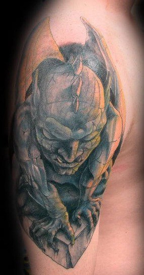 Tatuaje De Estatua De Gárgola
