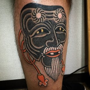 Tatuaje de máscara de Okina
