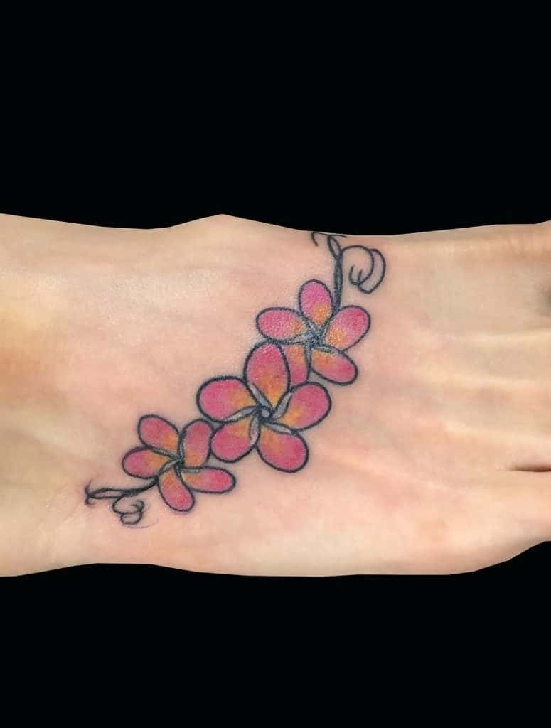 Tatuaje de Plumeria ornamental