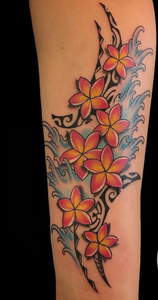 Tatuaje de Plumeria ornamental