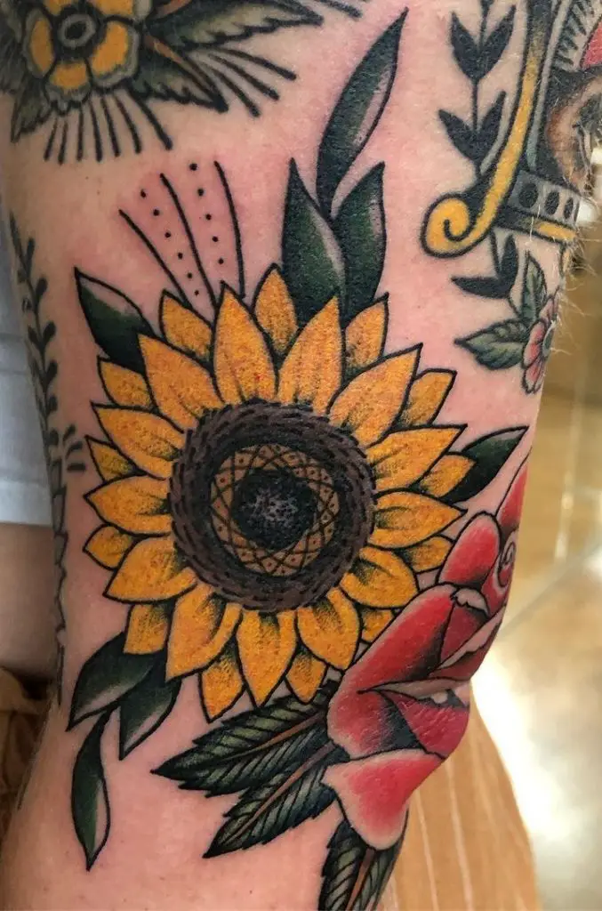 Tatuaje tradicional de girasol