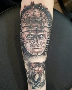 Tatuaje de cabeza de alfiler