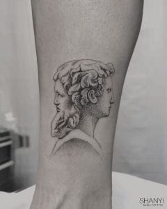 tatuaje del dios romano janus