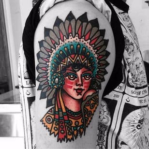 Tatuaje americano tradicional de Ozzy Ostby.  #OzzyOstby #tradicional estadounidense #tradiciones #tradicional #cabeza # indios
