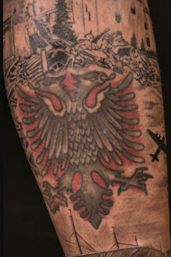 Tatuaje de águila valona