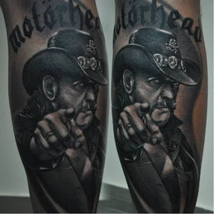 Fila de tatuajes de Marek Maras Rydzewski #MarekMarasRydzewski #motorhead #motorhead #Lemmy #blackand grey